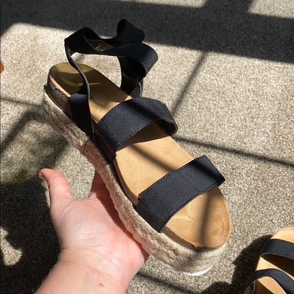 Platform Sandals - Picture 5 of 6